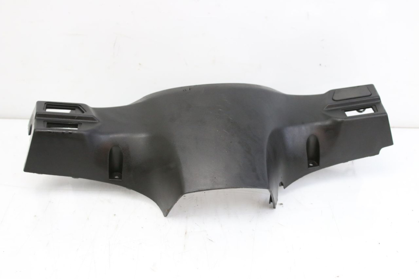 photo de COPRI MANUBRIO POSTERIORE PEUGEOT TWEET 125 (2010 - 2017) - Zoom sullo stato d'uso