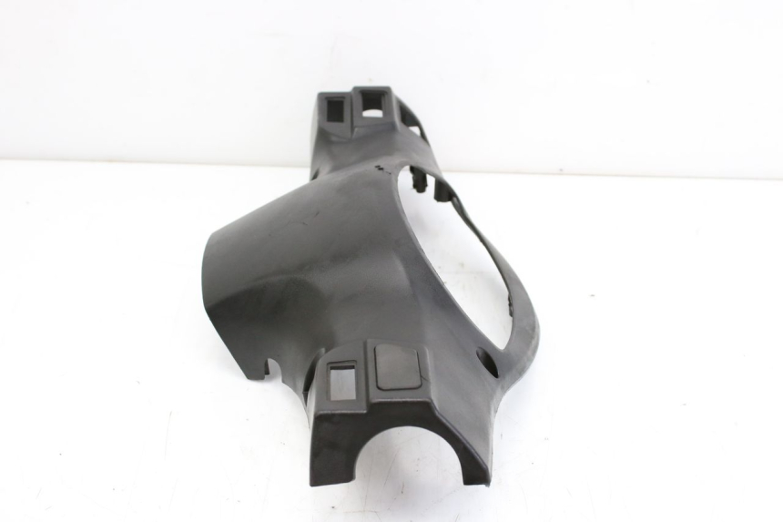 photo de COPRI MANUBRIO POSTERIORE PEUGEOT TWEET 125 (2010 - 2017) - Dettagli dei punti di fissaggio