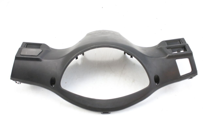 photo de COPRI MANUBRIO POSTERIORE PEUGEOT TWEET 125 (2010 - 2017) - Zoom sullo stato d'uso