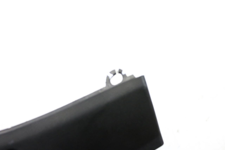 photo de COPRI MANUBRIO POSTERIORE PEUGEOT TWEET 125 (2010 - 2017) - Vista d'insieme del prodotto