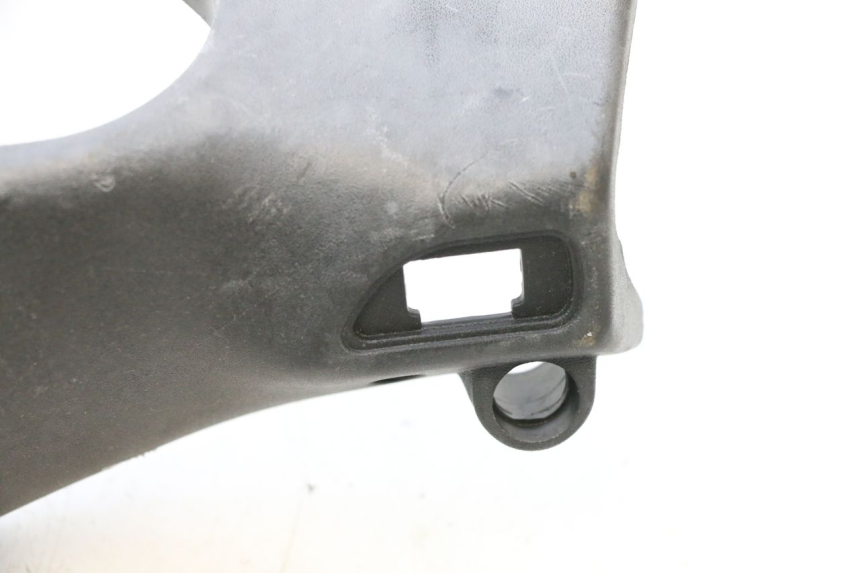 photo de COPRIMANUBRIO POSTERIORE PIAGGIO TYPHOON 50 (2000 - 2009) - Caratteristiche distintive