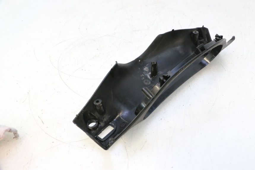 photo de COPRIMANUBRIO POSTERIORE PIAGGIO TYPHOON 50 (2000 - 2009) - Dettaglio del componente