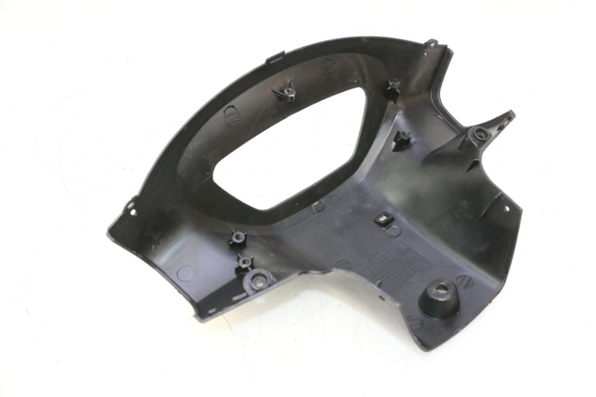 photo de COFANO MANUBRIO POSTERIORE PEUGEOT V-CLIC VCLIC 50 (2007 - 2013) - Primo piano tecnico