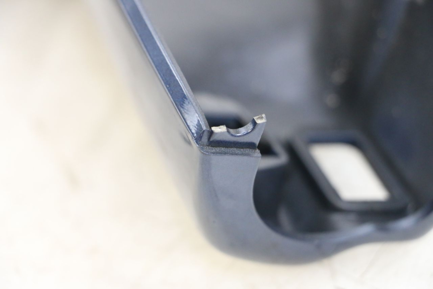 photo de COPRIMANUBRIO POSTERIORE PIAGGIO VESPA LX 125 (2005 - 2010) - Dettaglio del componente