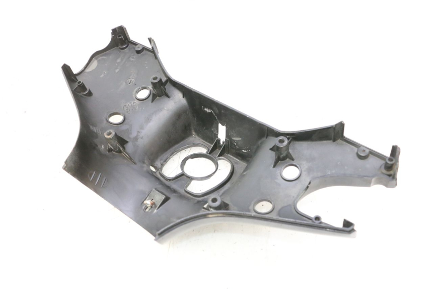 photo de COPRIMANUBRIO POSTERIORE PIAGGIO VESPA PK FL 2T 50 (1990 - 1996) - Dettagli dei punti di fissaggio