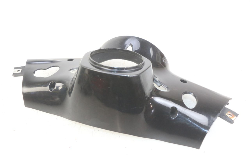 photo de COPRI MANUBRIO POSTERIORE PIAGGIO VESPA PRIMAVERA 2T 50 (2013 - 2018) - Dettaglio del componente