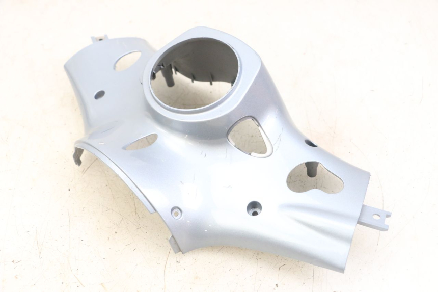 photo de COPRIMANUBRIO POSTERIORE PIAGGIO VESPA PRIMAVERA 4T 50 (2021 - 2024) - Zoom sullo stato d'uso