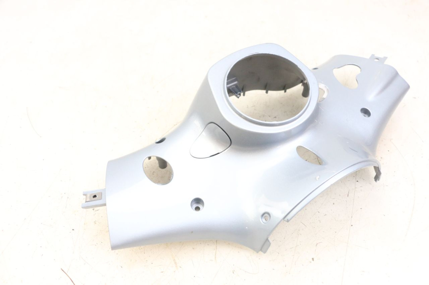 photo de COPRIMANUBRIO POSTERIORE PIAGGIO VESPA PRIMAVERA 4T 50 (2021 - 2024) - Primo piano tecnico