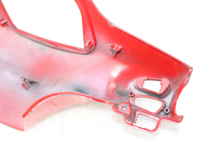 photo de COPRI MANUBRIO POSTERIORE PIAGGIO VESPA S 2T 50 (2007 - 2014) - Zoom sui componenti