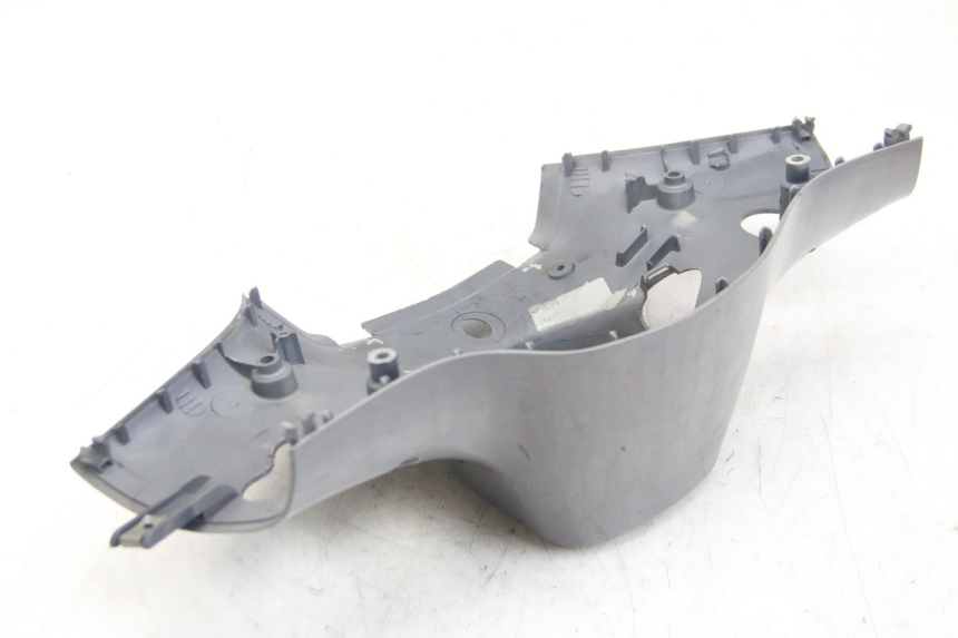 photo de COFANO MANUBRIO POSTERIORE PIAGGIO VESPA SPRINT 2T 50 (2014 - 2018) - Zoom sullo stato d'uso