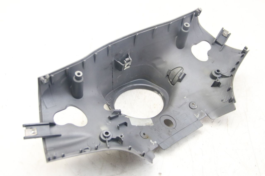 photo de COFANO MANUBRIO POSTERIORE PIAGGIO VESPA SPRINT 2T 50 (2014 - 2018) - Primo piano tecnico