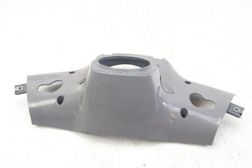 photo de COFANO MANUBRIO POSTERIORE PIAGGIO VESPA SPRINT 2T 50 (2014 - 2018) - Dettagli dei punti di fissaggio