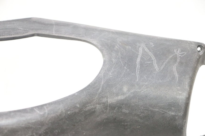 photo de COFANO MANUBRIO POSTERIORE PEUGEOT VIVACITY 50 (1998 - 2003) - Dettaglio del componente