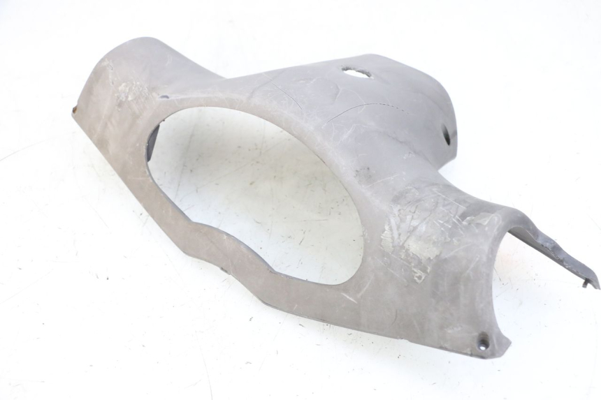 photo de COPERCHIO MANUBRIO POSTERIORE PEUGEOT VIVACITY 100 (1999 - 2008) - Vista d'insieme del prodotto