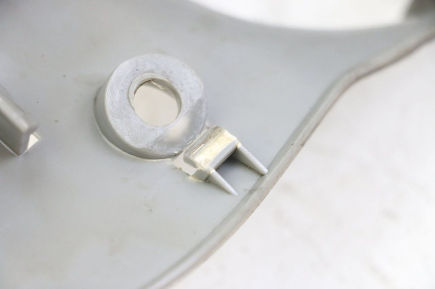 photo de COPRIMANUBRIO POSTERIORE YAMAHA WHY 50 (1998 - 2000) - Stato della superficie e materiale