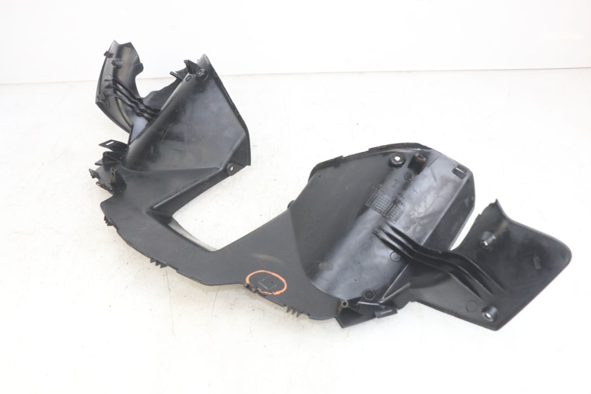 photo de COFANO MANUBRIO POSTERIORE YAMAHA X-MAX XMAX 250 (2006 - 2009) - Primo piano tecnico