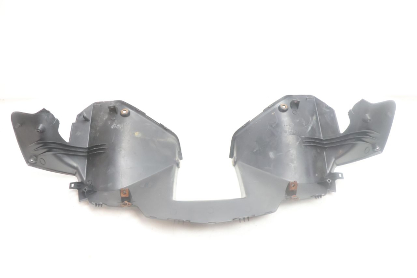 photo de COPRI MANUBRIO POSTERIORE YAMAHA XMAX X-MAX 125 (2006 - 2009) - Altra angolazione