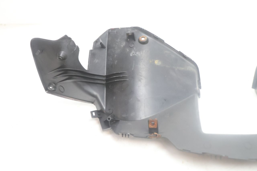 photo de COPRI MANUBRIO POSTERIORE YAMAHA XMAX X-MAX 125 (2006 - 2009) - Primo piano tecnico