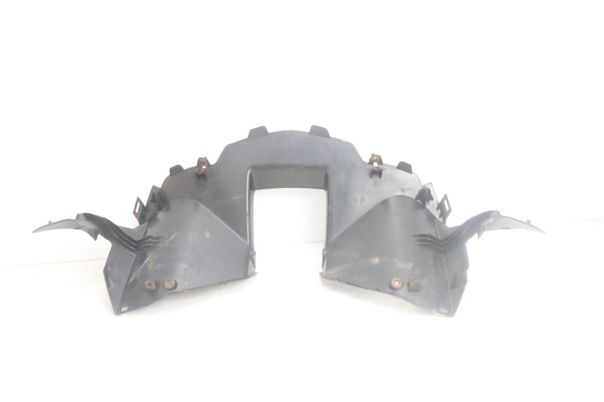 photo de COPRI MANUBRIO POSTERIORE YAMAHA XMAX X-MAX 125 (2006 - 2009) - Dettagli dei punti di fissaggio