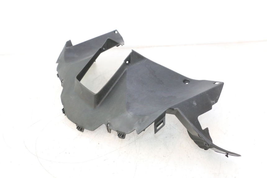 photo de COPRI MANUBRIO POSTERIORE YAMAHA XMAX X-MAX 125 (2006 - 2009) - Altra angolazione