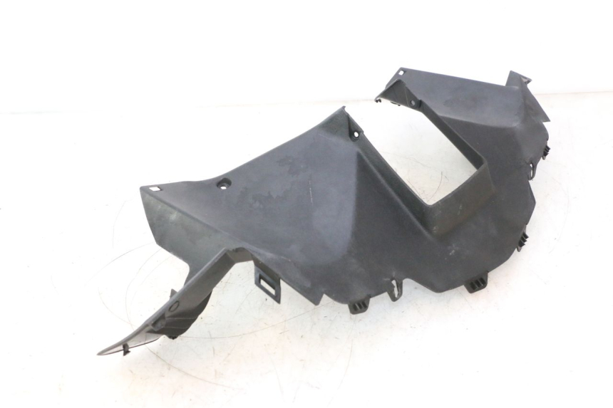 photo de COPRI MANUBRIO POSTERIORE YAMAHA XMAX X-MAX 125 (2006 - 2009) - Primo piano tecnico