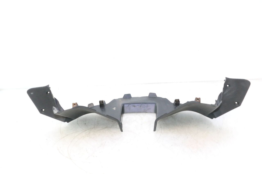 photo de COPRI MANUBRIO POSTERIORE YAMAHA XMAX X-MAX 125 (2006 - 2009) - Dettagli dei punti di fissaggio