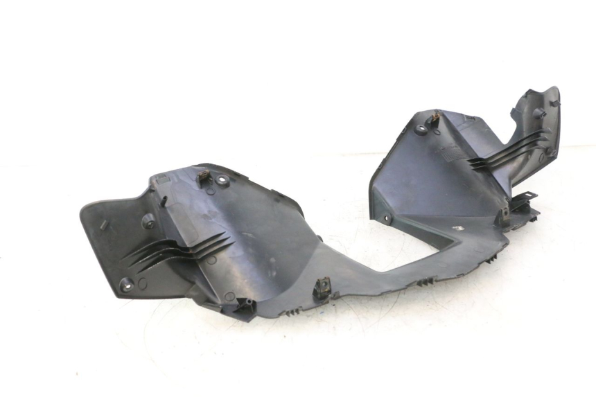 photo de COPRI MANUBRIO POSTERIORE YAMAHA XMAX X-MAX 125 (2006 - 2009) - Stato della superficie e materiale