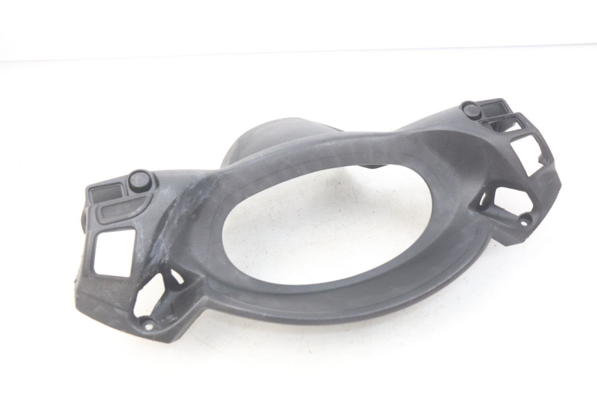 photo de COPRI MANUBRIO POSTERIORE PIAGGIO X7 125 (2007 - 2013) - Dettagli dei punti di fissaggio