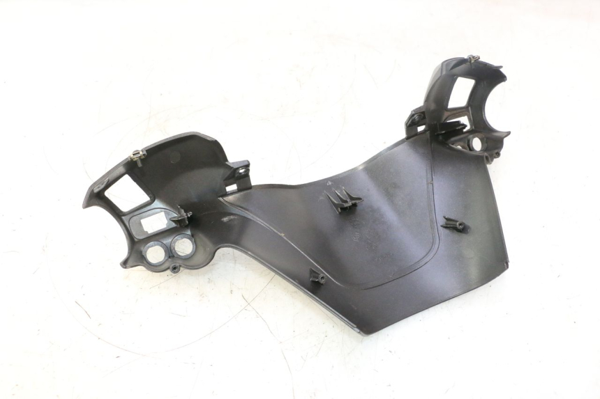 photo de COPRIMANUBRIO POSTERIORE PIAGGIO X8 STREET 125 (2006 - 2007) - Dettagli dei punti di fissaggio