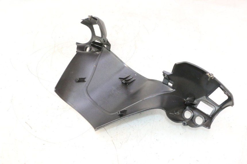 photo de COPRIMANUBRIO POSTERIORE PIAGGIO X8 STREET 125 (2006 - 2007) - Stato della superficie e materiale