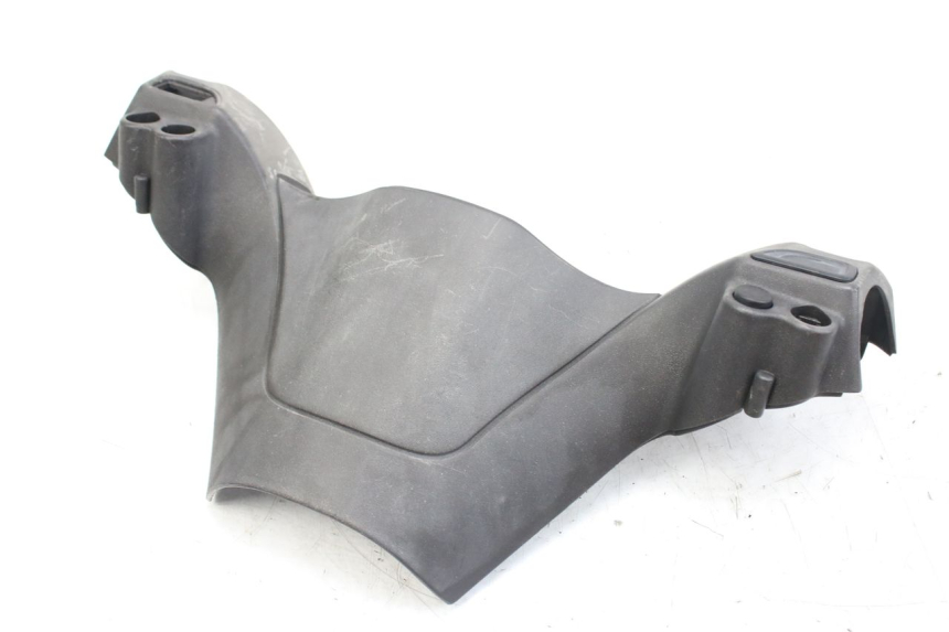 photo de COPRI MANUBRIO POSTERIORE PIAGGIO X9 EVOLUTION 125 (2003 - 2007) - Primo piano tecnico