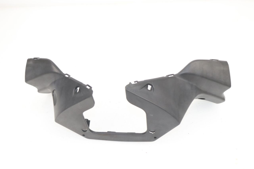 photo de COPERCHIO MANUBRIO POSTERIORE KYMCO XCITING 500 (2007 - 2010) - Dettagli dei punti di fissaggio