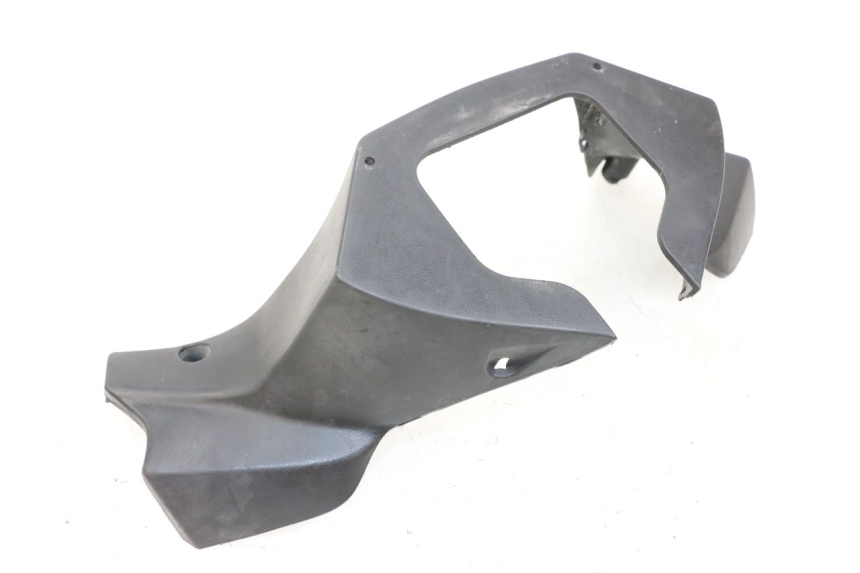 photo de COPERCHIO MANUBRIO POSTERIORE KYMCO XCITING 250 (2006 - 2009) - Altra angolazione