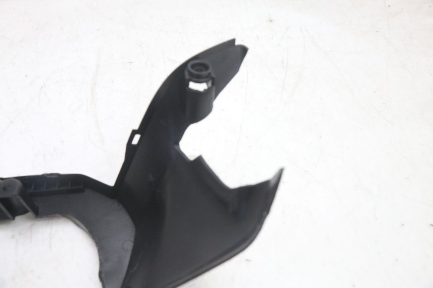 photo de COPRIMANUBRIO POSTERIORE YAMAHA XP T-MAX ABS 500 (2005 - 2005) - Zoom sullo stato d'uso