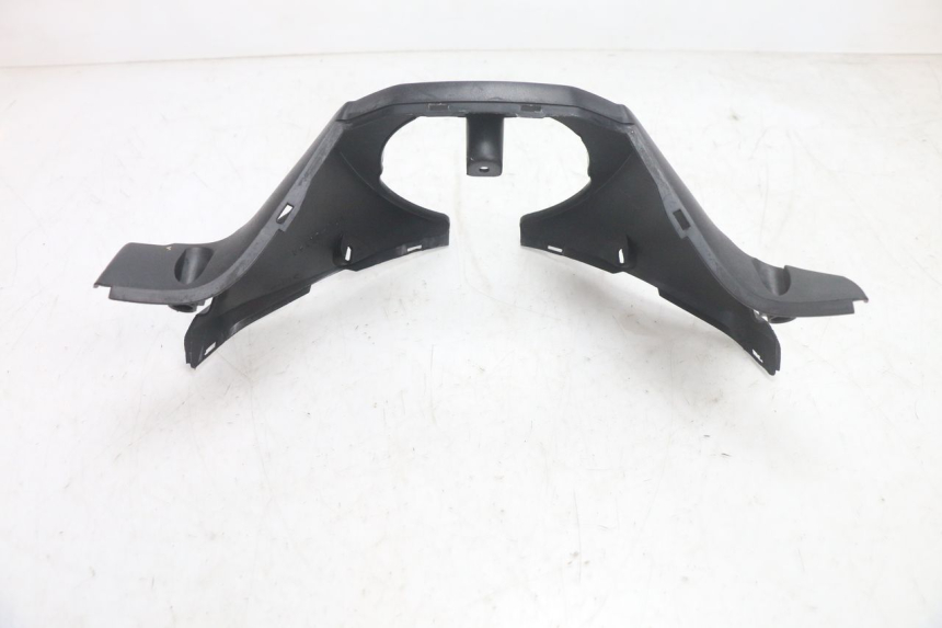 photo de COPRIMANUBRIO POSTERIORE YAMAHA XP T-MAX ABS 500 (2005 - 2005) - Primo piano tecnico