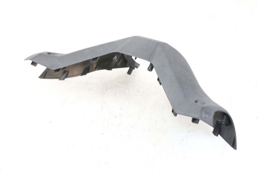 photo de COPERCHIO MANUBRIO POSTERIORE YAMAHA X-MAX XMAX ABS 250 (2010 - 2014) - Zoom sullo stato d'uso