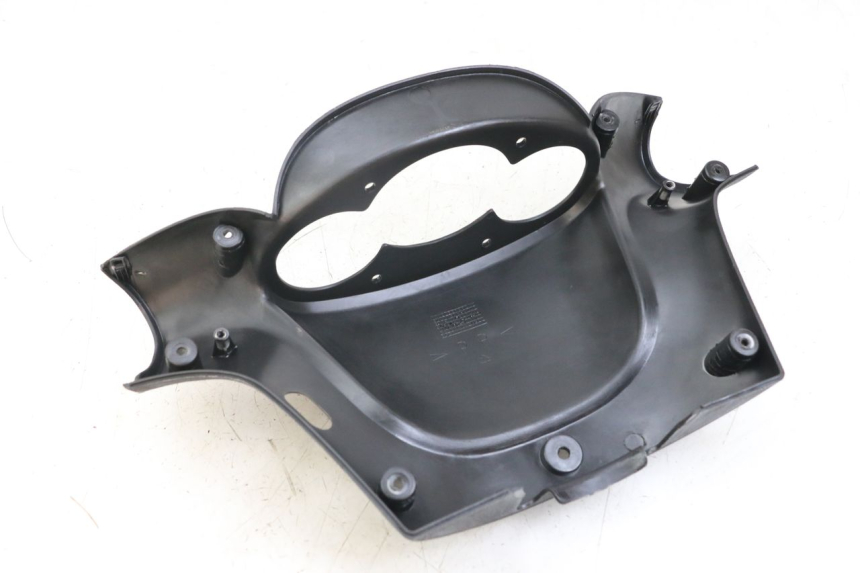 photo de COPRI MANUBRIO POSTERIORE YAMAHA YP MAJESTY 125 (2002 - 2006) - Zoom sullo stato d'uso