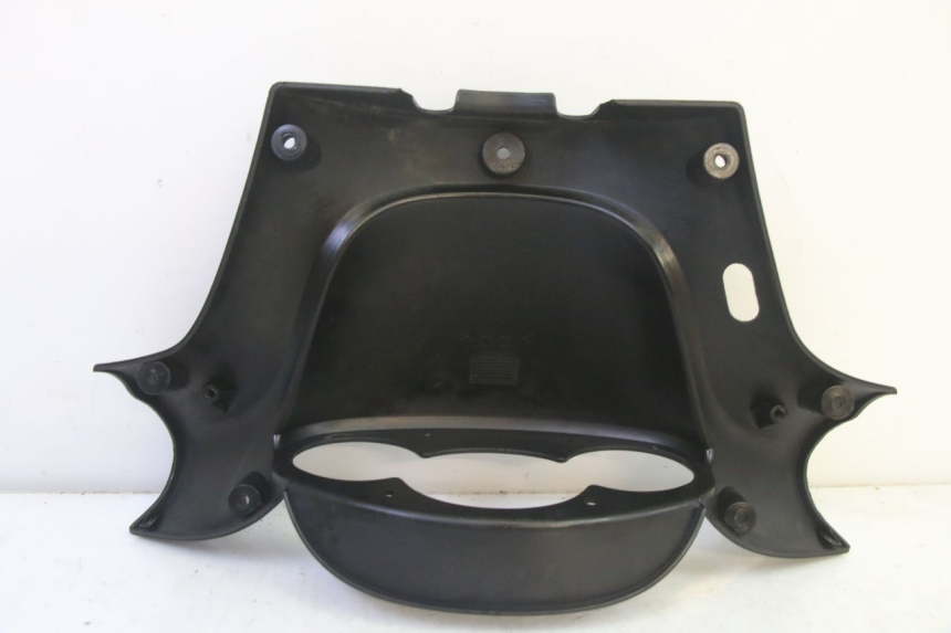 photo de COPRI MANUBRIO POSTERIORE YAMAHA YP MAJESTY 125 (2002 - 2006) - Primo piano tecnico