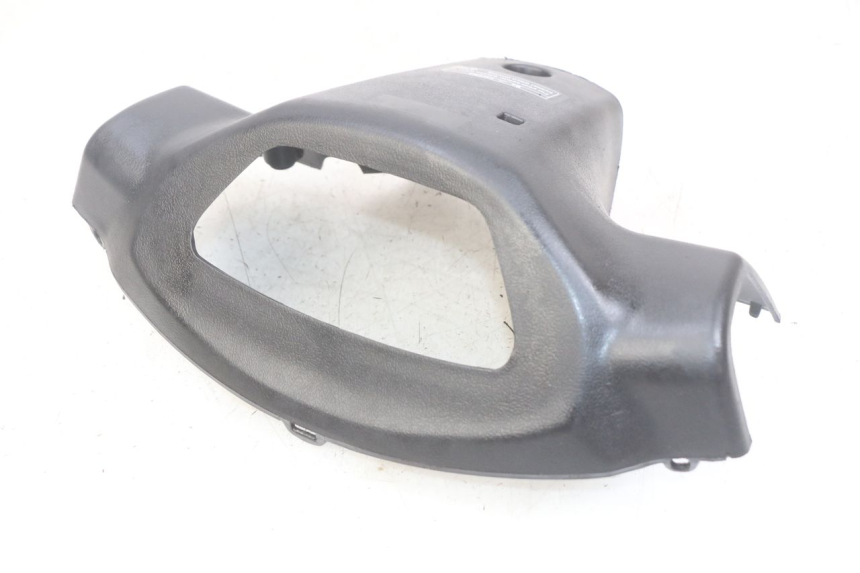 photo de COPRI MANUBRIO POSTERIORE UNIVERSAL BIKE ZN50QT-11B 50 (2018 - 2021) - Altra angolazione