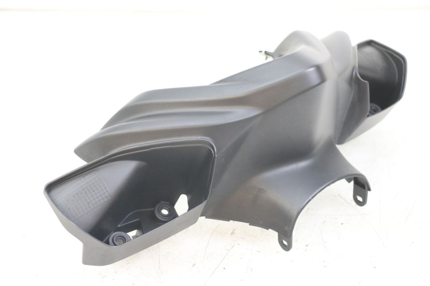photo de COFANO MANUBRIO ANTERIORE YAMAHA AEROX 2T 50 (2013 - 2017) - Primo piano tecnico