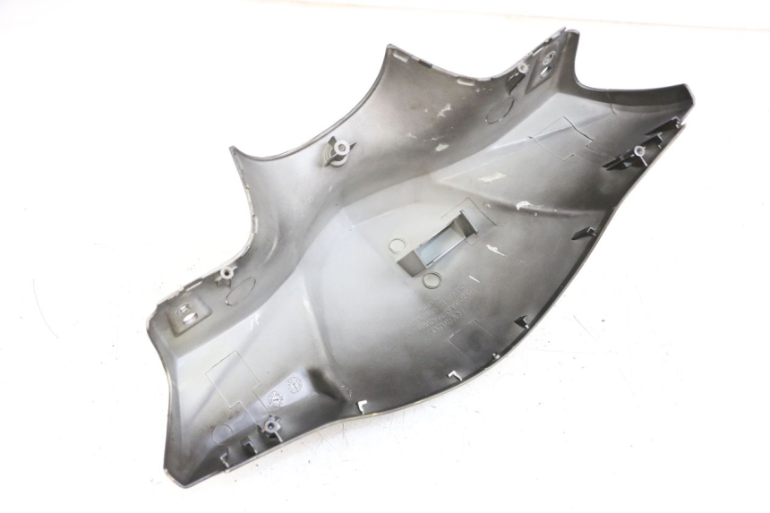 photo de COPRIMANUBRIO ANTERIORE KYMCO AGILITY PREMIUM 50 (2007 - 2010) - Dettagli dei punti di fissaggio