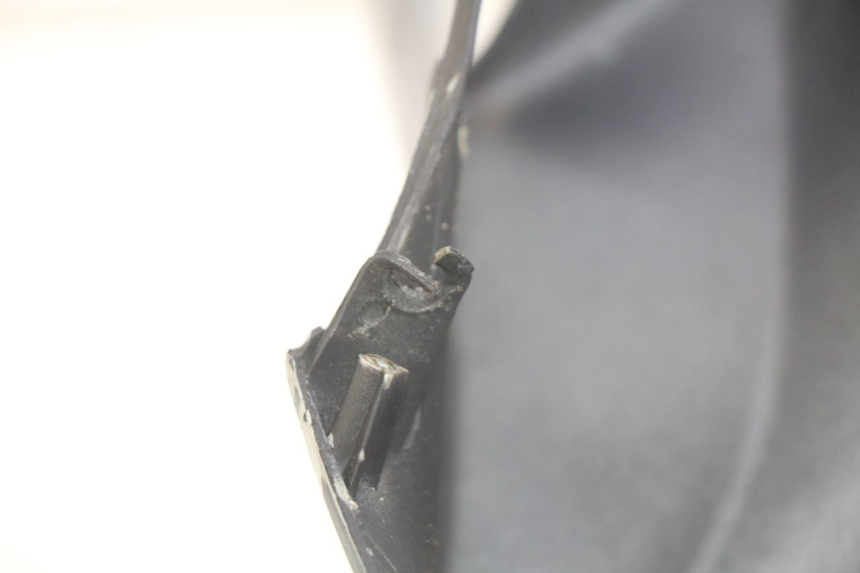 photo de COFANO MANUBRIO ANTERIORE PIAGGIO BEVERLY 125 (2010 - 2015) - Zoom sullo stato d'uso