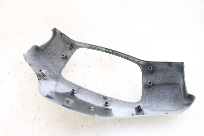 photo de COFANO MANUBRIO ANTERIORE MBK BOOSTER SPIRIT 50 (2004 - 2017) - Dettaglio del componente