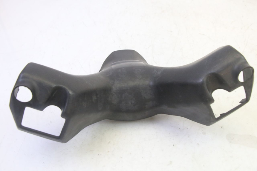 photo de COPERCHIO MANUBRIO ANTERIORE SUZUKI BURGMAN 125 (2007 - 2014) - Dettaglio del componente