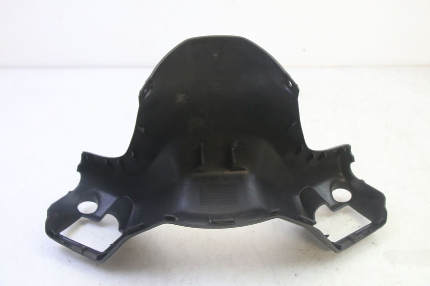 photo de COPERCHIO MANUBRIO ANTERIORE SUZUKI BURGMAN 125 (2007 - 2014) - Altra angolazione