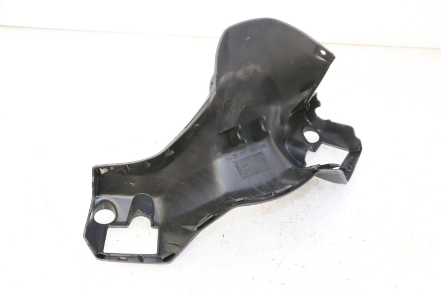 photo de COPERCHIO MANUBRIO ANTERIORE SUZUKI BURGMAN 125 (2007 - 2014) - Dettaglio del componente