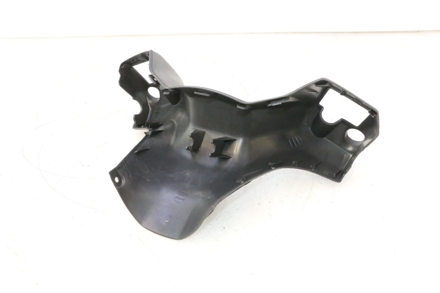 photo de COPERCHIO MANUBRIO ANTERIORE SUZUKI BURGMAN 125 (2007 - 2014) - Altra angolazione