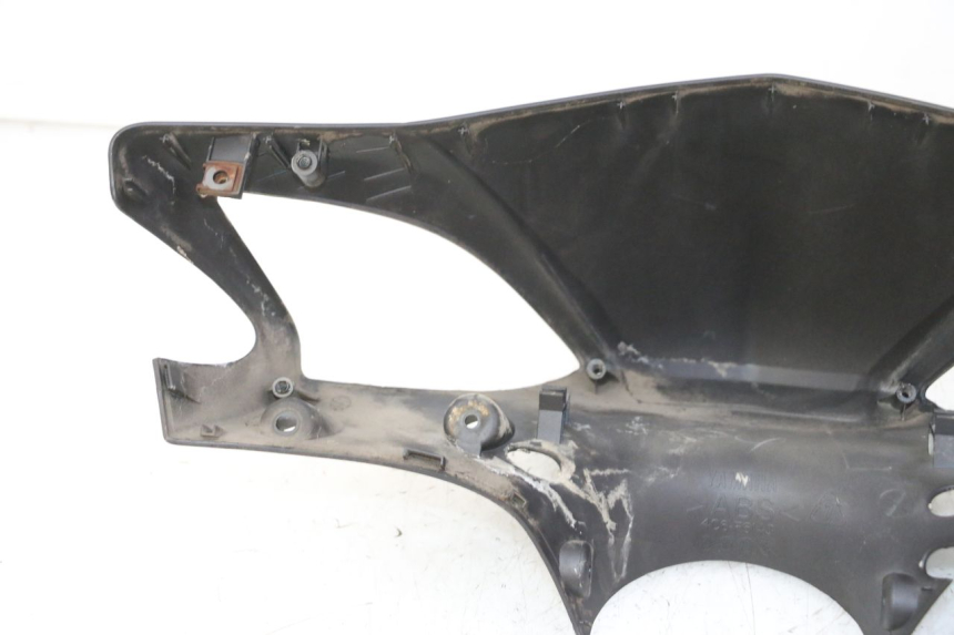 photo de COFANO MANUBRIO ANTERIORE YAMAHA CYGNUS X INJECTION 125 (2007 - 2013) - Primo piano tecnico