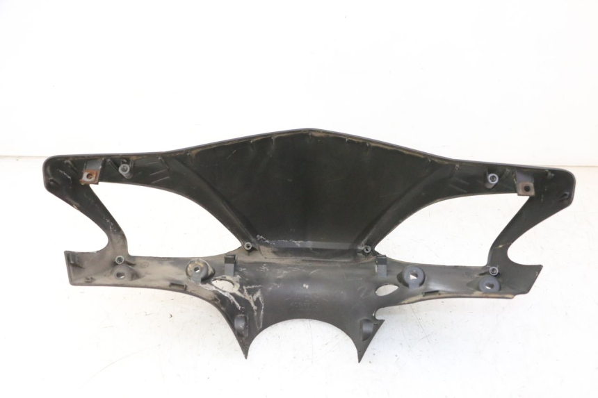 photo de COFANO MANUBRIO ANTERIORE YAMAHA CYGNUS X INJECTION 125 (2007 - 2013) - Dettagli dei punti di fissaggio