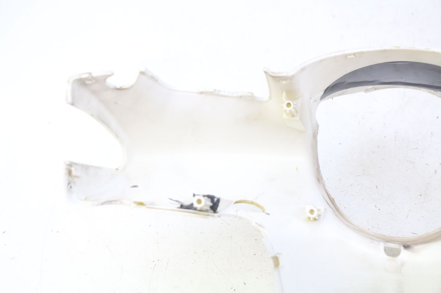 photo de COFANO MANUBRIO ANTERIORE PEUGEOT DJANGO 2T 50 (2014 - 2019) - Primo piano ad alta risoluzione